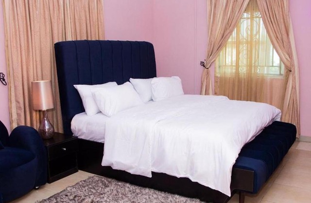 VelvetRose Cottage