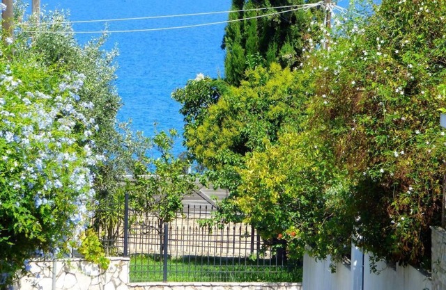 Venetia's Seaside Garden Home