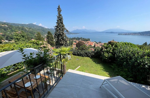 Verbano Boutique Apartment in Meina with lake view