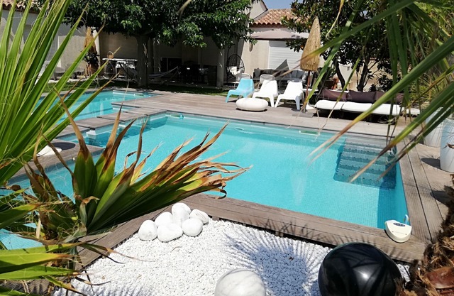 Very beautiful villa, superb swimming pool, close to the sea, ideal family 5/6 pers