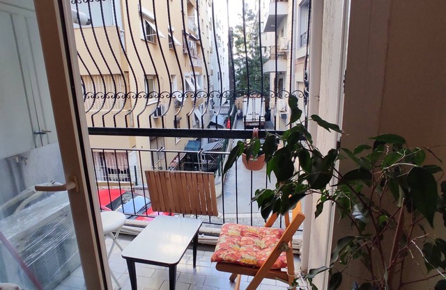 Very close to the seaside and tram in Göztepe - Konak