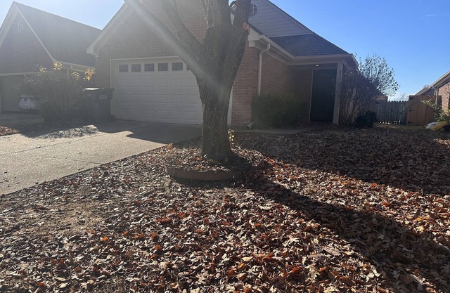 Very Convenient to Shopping and Restaurants. Easy access to Memphis and Tunica.