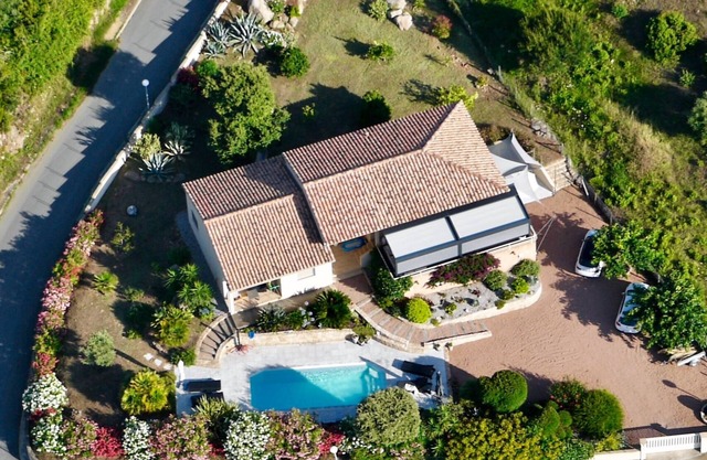 Very nice air-conditioned studio in private villa