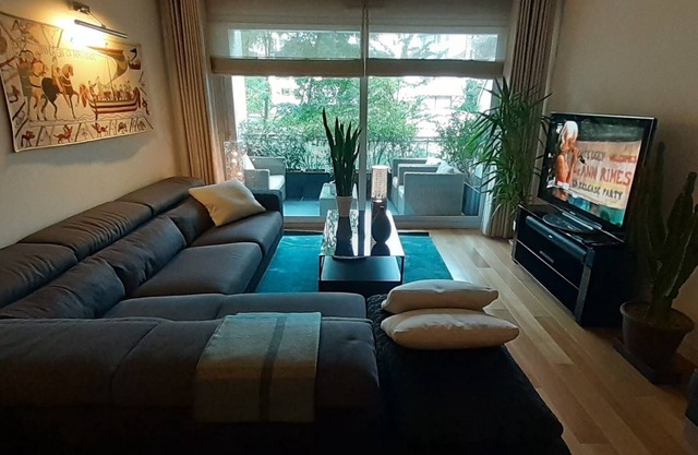 Very nice apartment downtown, Parc Olympe de Gouges (with garage)