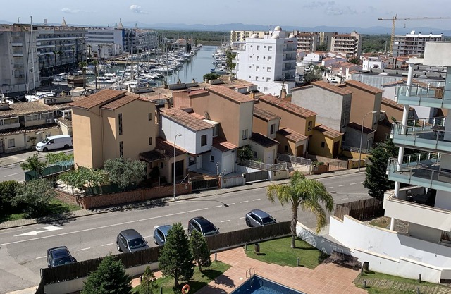 very nice apartment with canal view + roof top of 60 m2