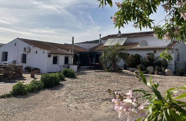 Very nice casita, large private pool and all contemporary comforts!