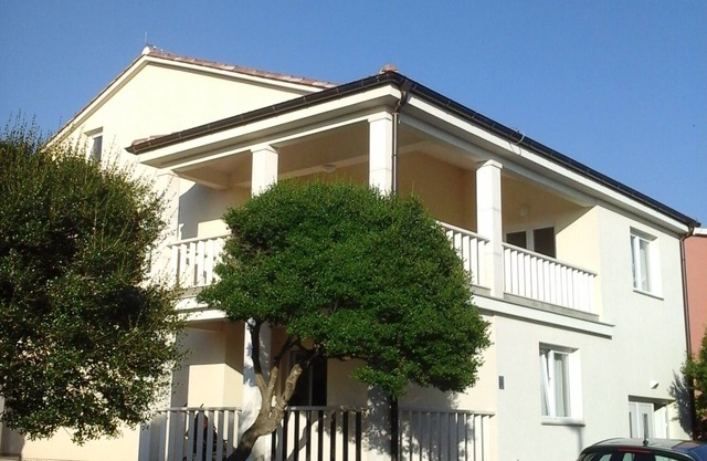 Very nice location, 80 meters to the beach, child-friendly