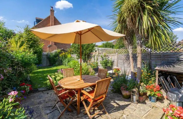 Very Pretty 2 BR Cottage On Edge of National Trust