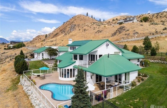 Very Private custom home with pool and amazing 180 degree views, 3 miles to town