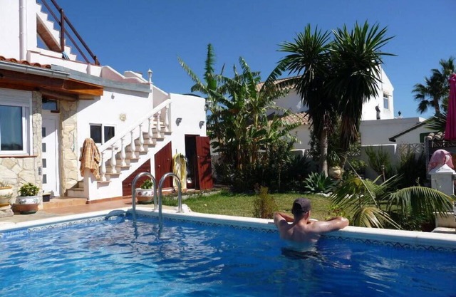 Very quiet apartment with 1 terrace and sea view