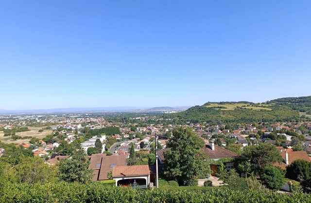 Very quiet apartment with exceptional view near Clermont Ferrand, Vulcania