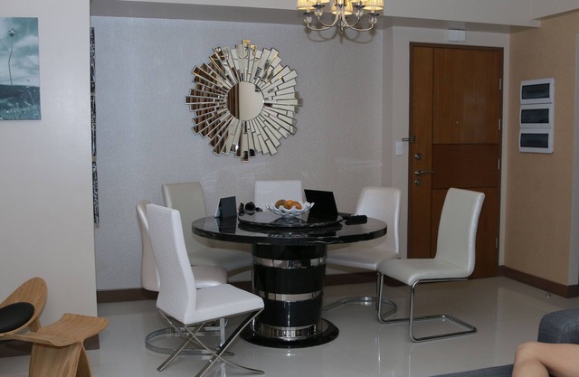 Very quiet place close to shops, restaurants, casino and international airports