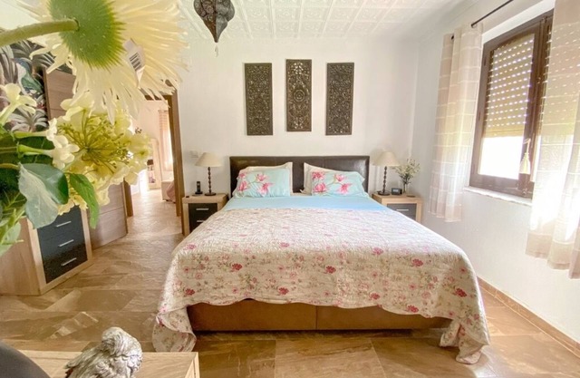 Very quiet villa with huge pool