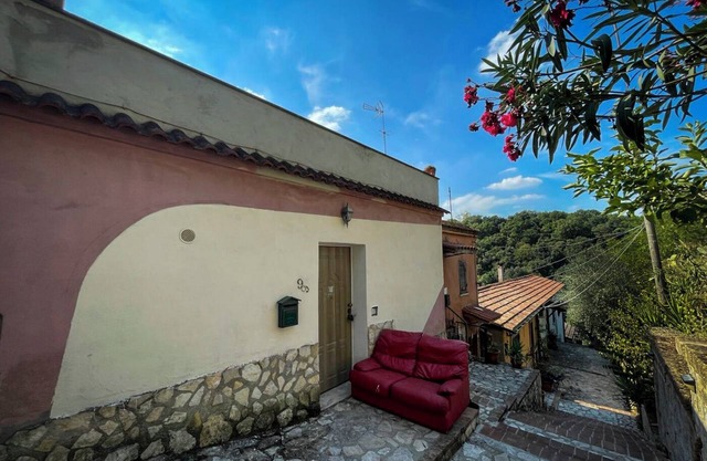 Vesper House Rome: cozy LR tourist accommodation in Monte Mario