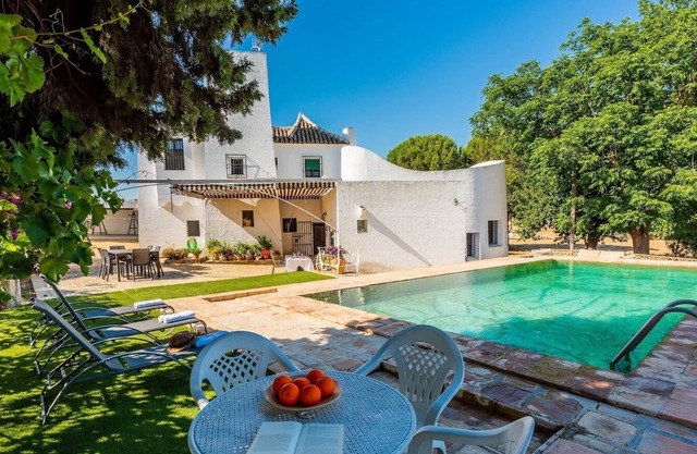 Viña Meneses La Puebla de Cazalla by Ruralidays