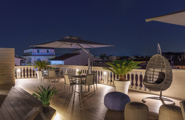 VI SUITES