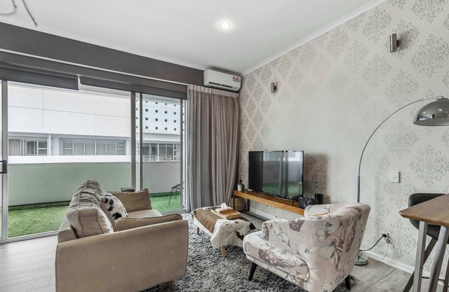 Viaduct Apartment with a Balcony by Zodiak Stays