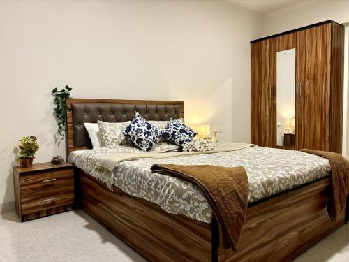Vibrant 2 BHK Apt Near Airport