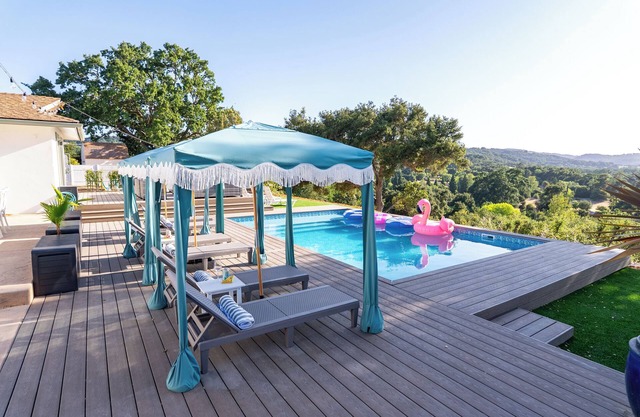 Vibrant 3.5-acre Paso Escape with Pool, Hot Tub & Views!