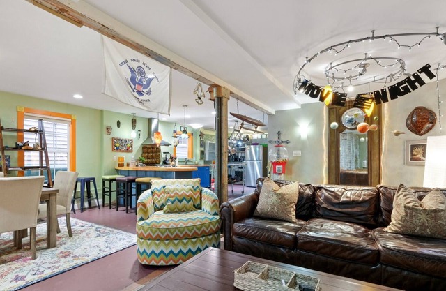 Vibrant and Cozy Home in the Heart of Mid-City!