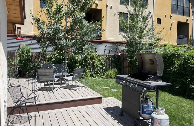 Vibrant Downtown Bungalow – Walk Everywhere!