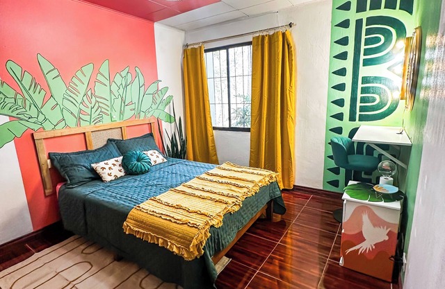 Vibrant Jungle Oasis Apt- Long stays & Medical Tourism, Patio, Fitness Equipment