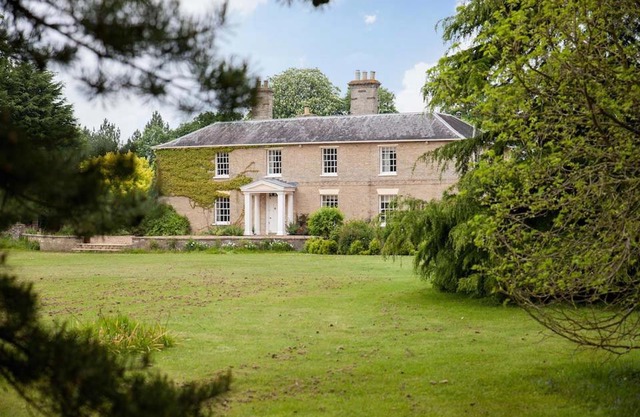 Vicarage House & Pool House