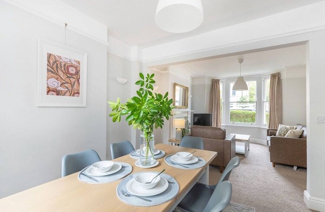 Victorian 2 Bedroom Home near the river Cam