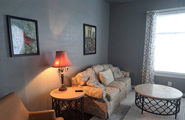 Victorian Charmer...Pets Welcome!