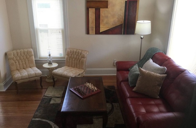 Victorian! Professionally Cleaned, Self Check In - Sleeps 10
