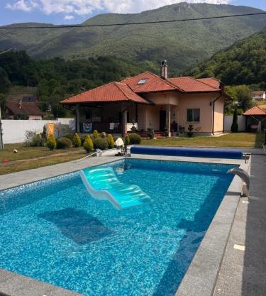 Victory Pool House