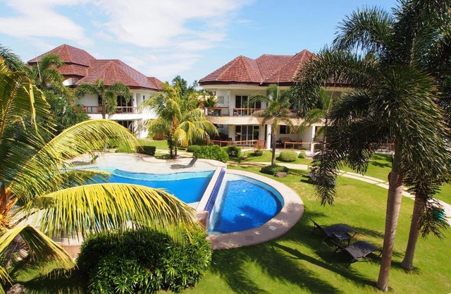Vida Homes Condo Resort