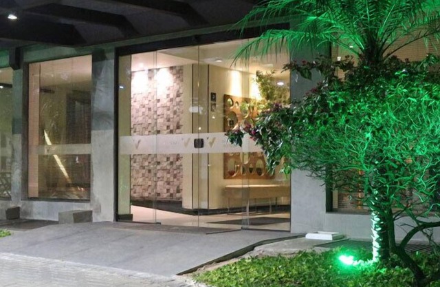 Vida Plaza Hotel