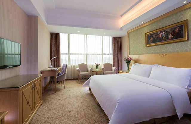 Vienna Hotel Dongguan Tangxia Lincun Square