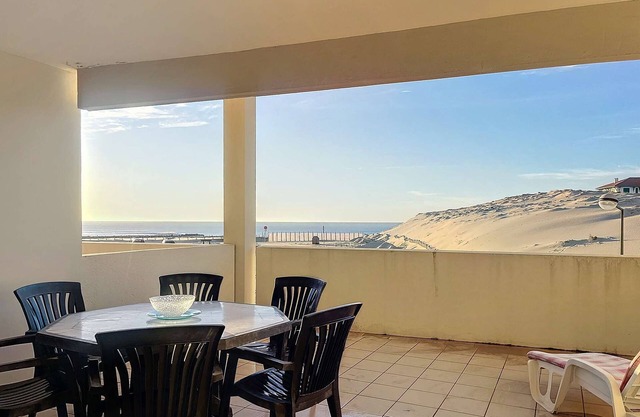 VIEUX BOUCAU, nice flat for 4 facing the ocean