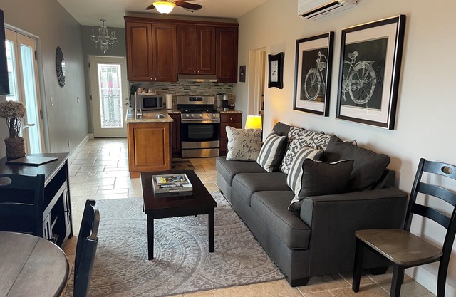 Views/Attractions/Dining/Upscale - Private Luxury 2 bedroom House