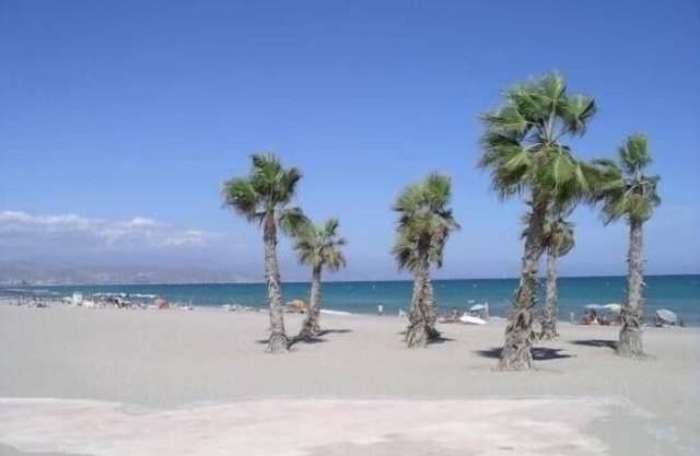 VIEWS BEACH, 300m BEACH