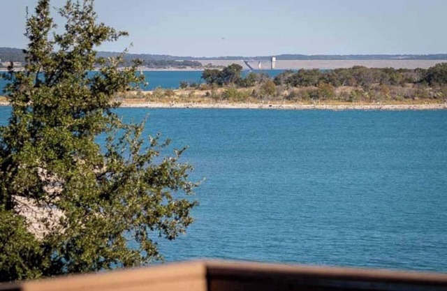 Views of Canyon Lake: Huge Deck & Fire Pit