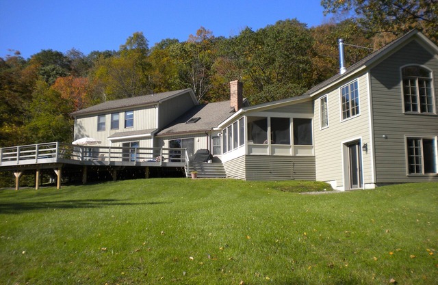 Views of Catamount! Tanglewood, Skiing, Bash Bish Falls, Barn At Liberty Farms!