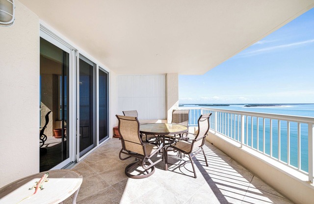 Views of the Gulf of America plus Luxury 2 Bed 2 Bath With Flex Room