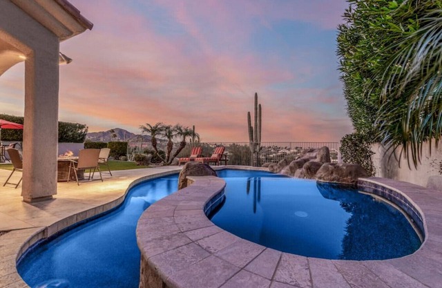Views-Pool-Jacuzzi-Pet Friendly!