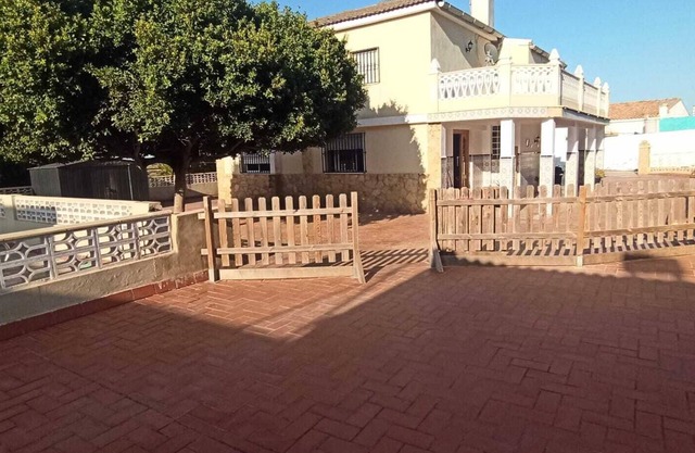 Villa with private pool in Picassent (Valencia)