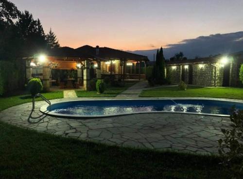 Vila Laci private poll billiard garden