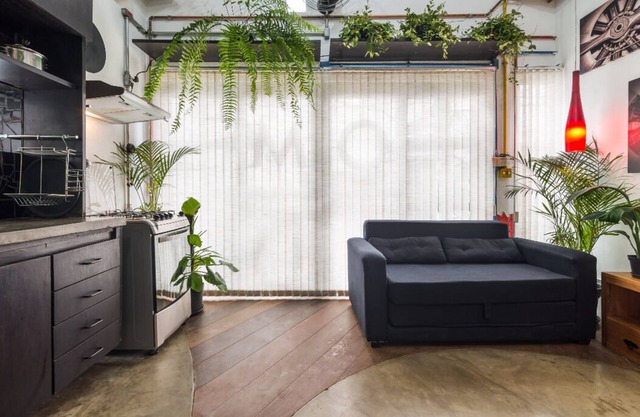 VILA MADALENA: BEST LOCATION, ARTISTIC APARTMENT
