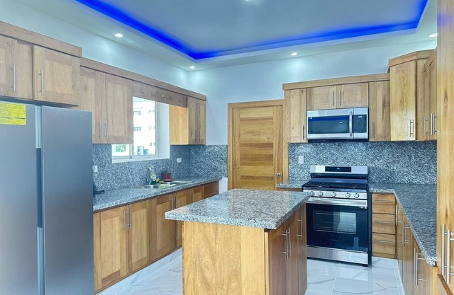 Villa Tranquila: Serene 3-Bedroom Retreat w/Pool