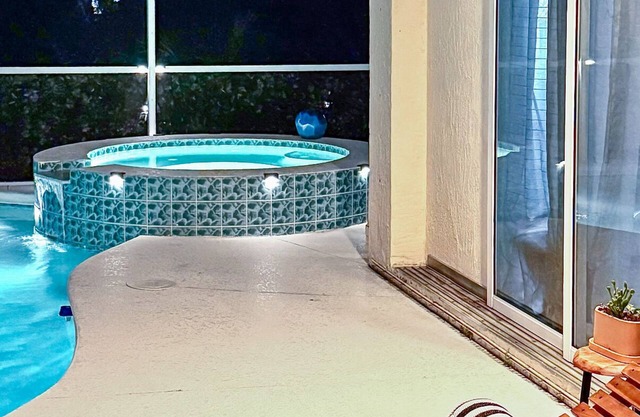 Villa 3.5Br-4Bth Luxury Waterfront-dock-boat slip North Port-Port Charlotte Rt41