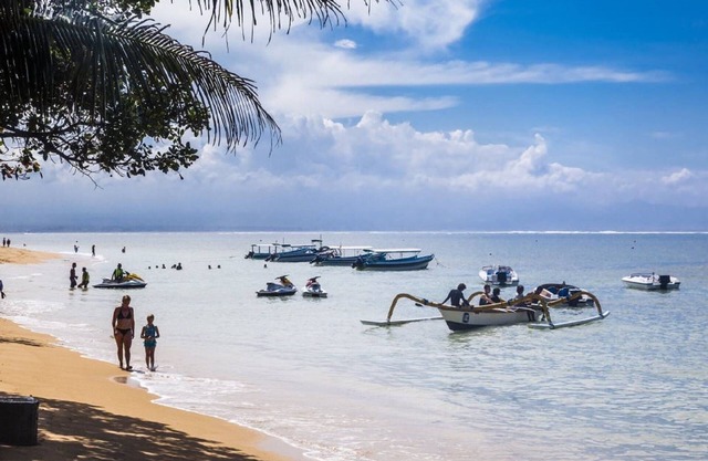 VILLA 3 private pool close to beach.