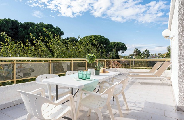 Villa 30 m from Cambrils Beach with Sea Views, Wi-Fi, Terraces and Garden