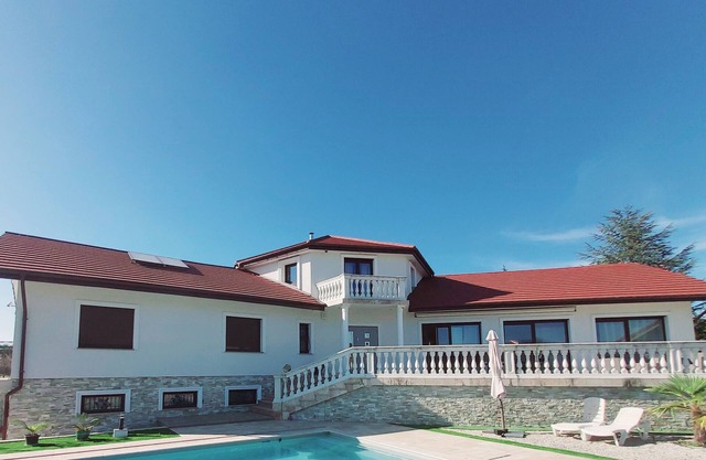 Villa 5*, 15 persons, Swimming pool 20 min from Geneva