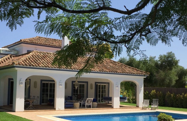 Villa 5 bedr/bath close to the beach 1,5 km